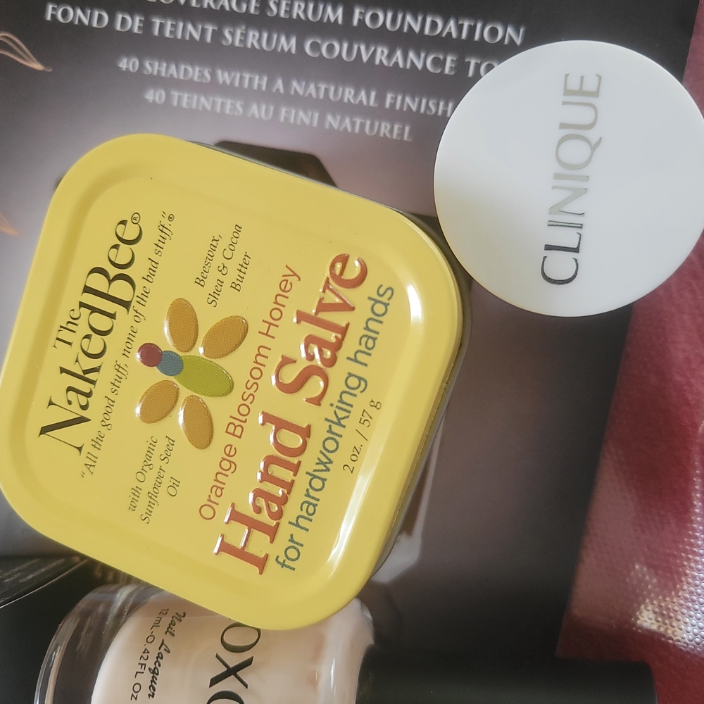 Makeup and Skincare Set with Primers and Hand Salve - Picture 4 of 4